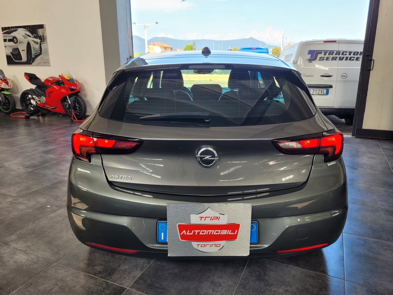 Opel Astra 1.2 Turbo 130 CV Business Elegance