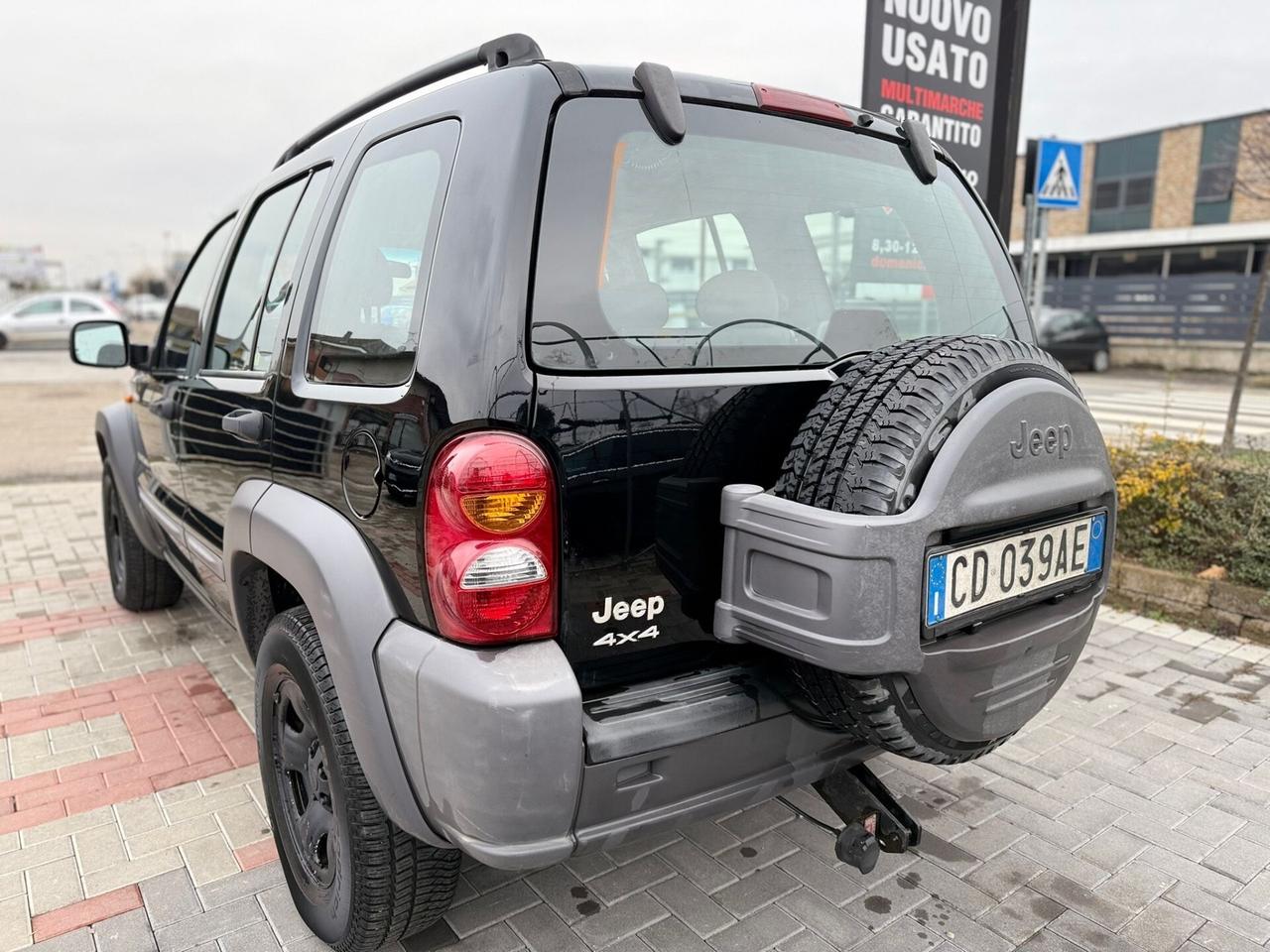 Jeep Cherokee 2.5 CRD Sport GANCIO TRAINO