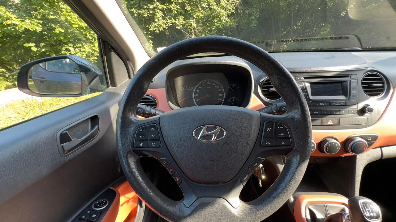 Hyundai i10 1.0 MPI Comfort 2015 GPL NEOPATENT leggi testo