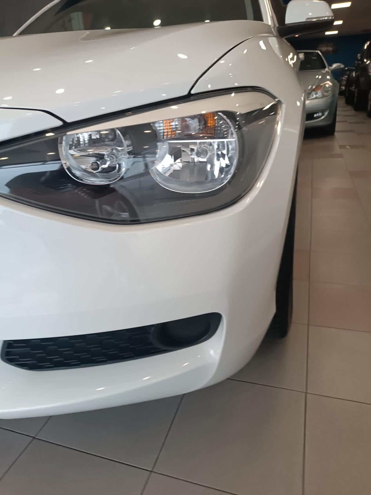 Bmw 114 114i 5p. Urban
