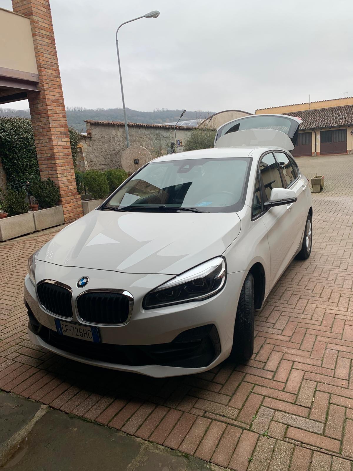 Bmw 2er Active Tourer 218 d Active Tourer Business aut.