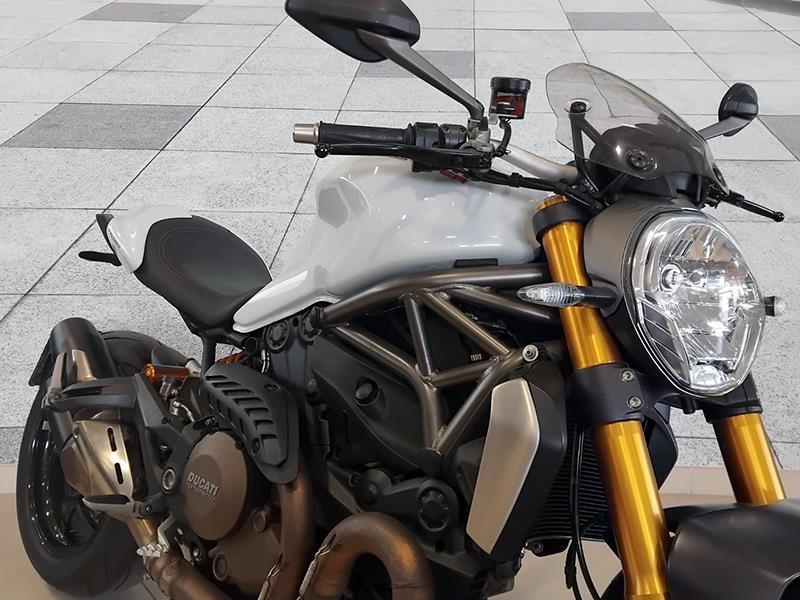 Ducati Monster 1200 S