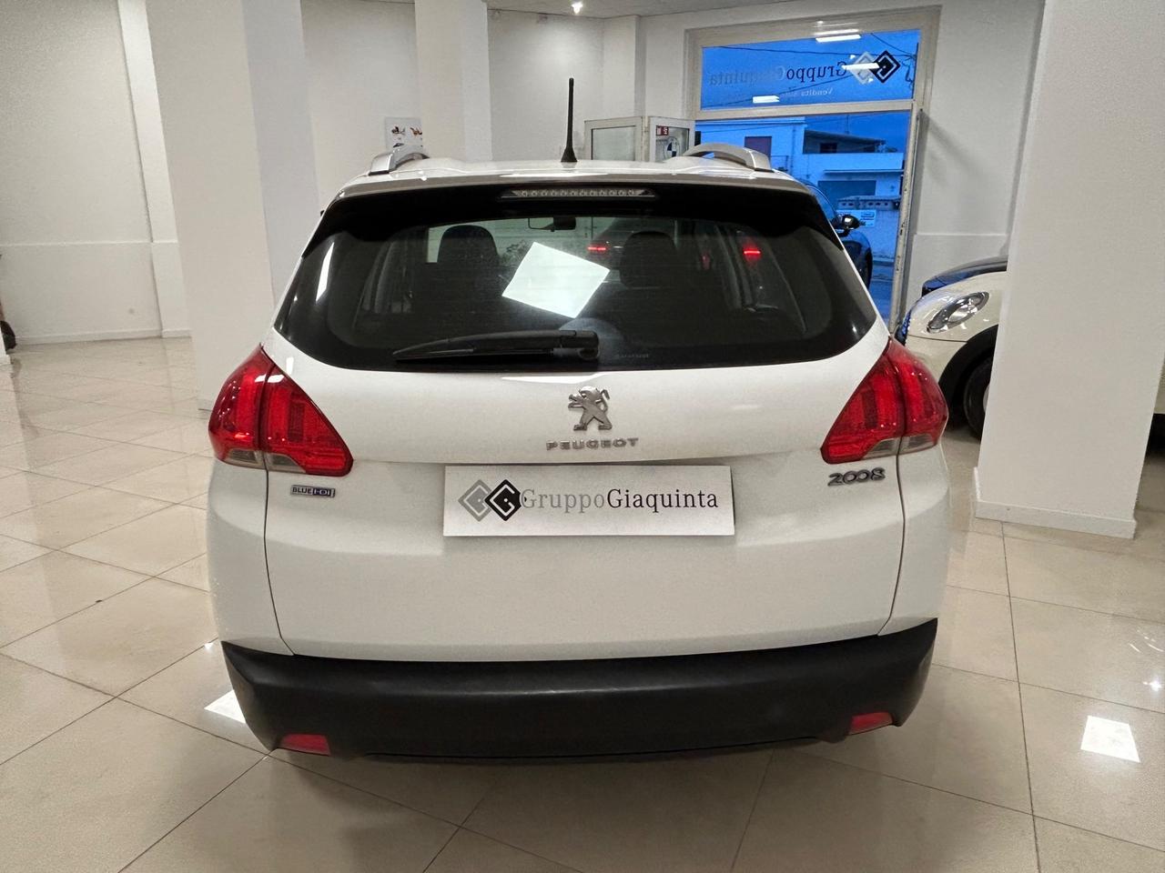Peugeot 2008 BlueHDi 100 Active - gancio traino