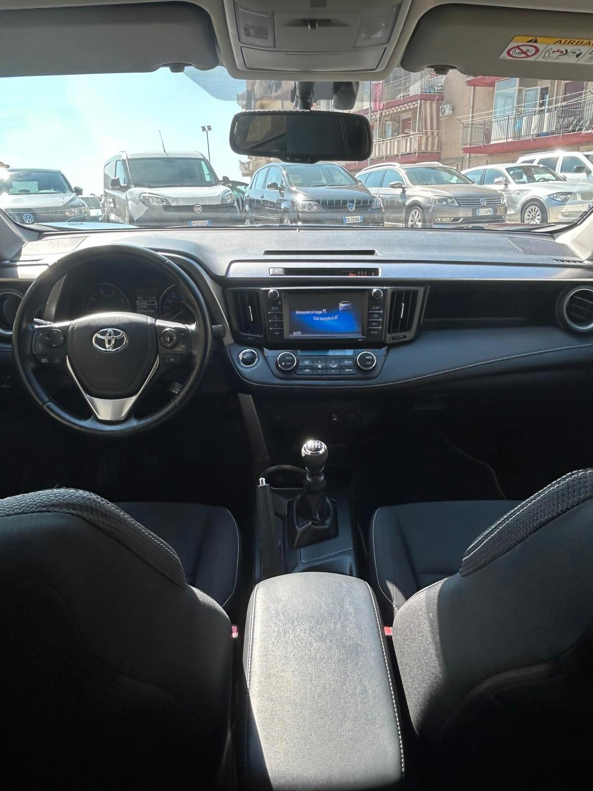 RAV4 2.0 D-4D 2WD Lounge