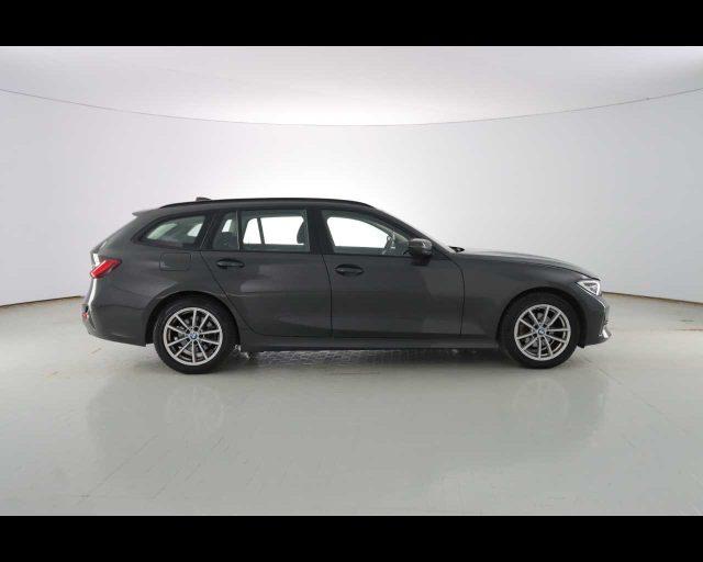 BMW 318 d 48V Touring Business Advantage