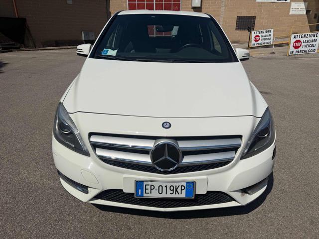 MERCEDES-BENZ B 180 BlueEFFICIENCY Premium senza nessun lavoro da fare