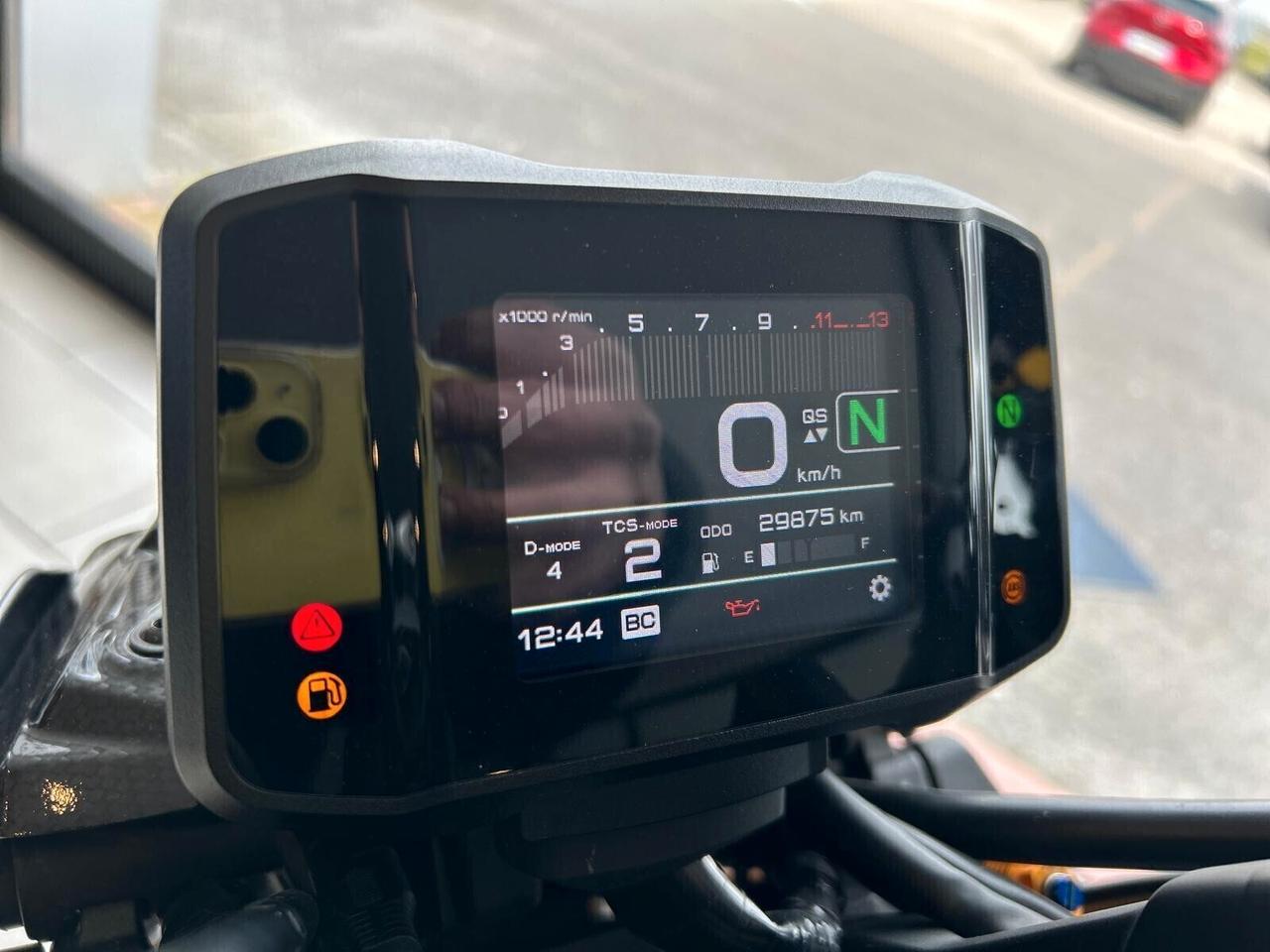 Yamaha MT-09 SP AKRAPOVIC CARBO OHLINS