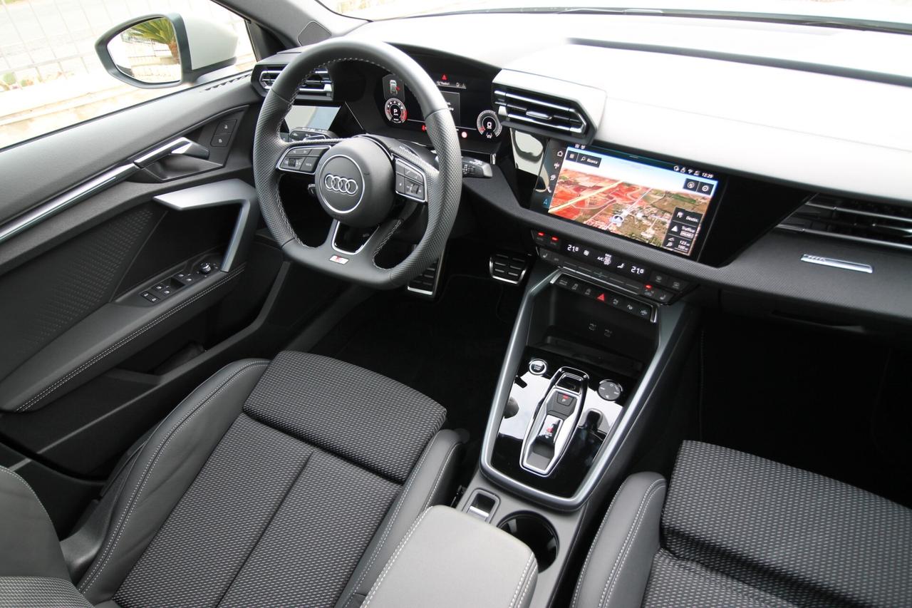 Audi A3 allstreet 35 TFSI S tronic Identity Contrast 11.2025