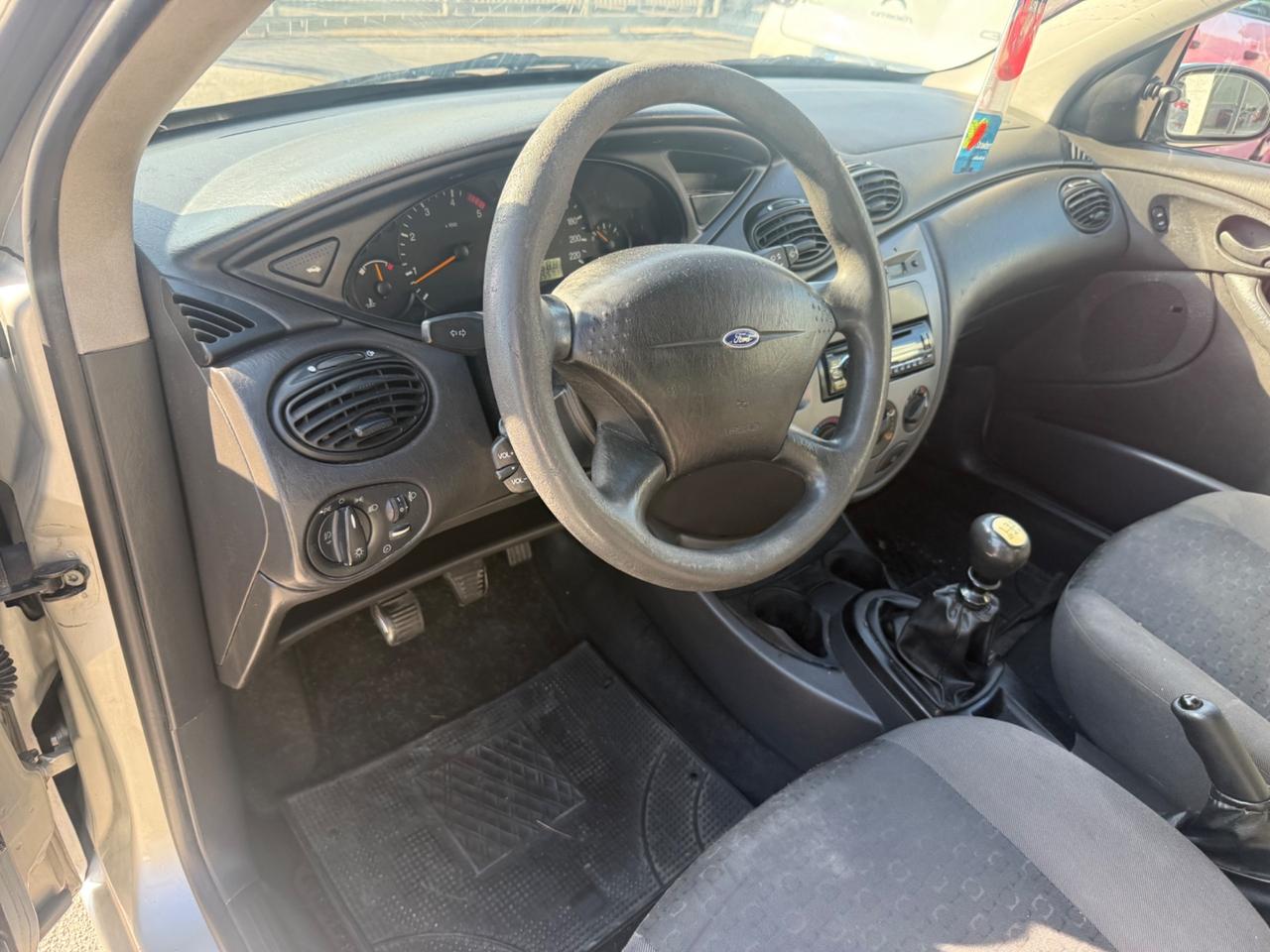 Ford Focus 1.8 TDDi cat 5p. Ghia