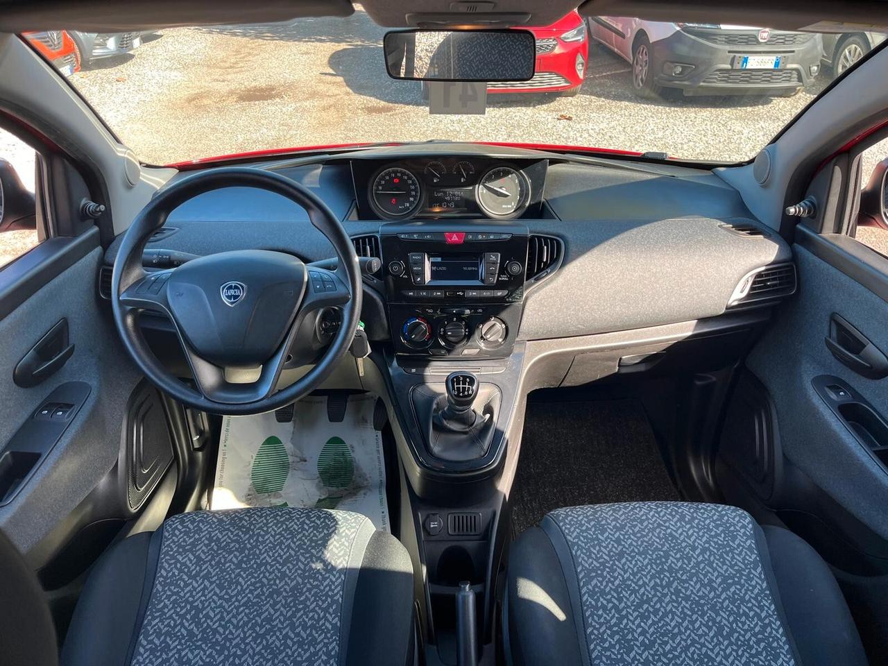 Lancia Ypsilon 1.0 FireFly 5 porte S&S Hybrid Ecochic Silver