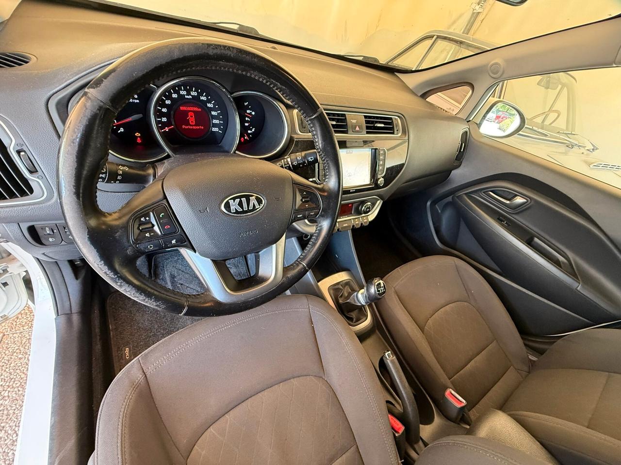 Kia Rio 5p 1.4 crdi diesel e6 carrozzeria da rivedere