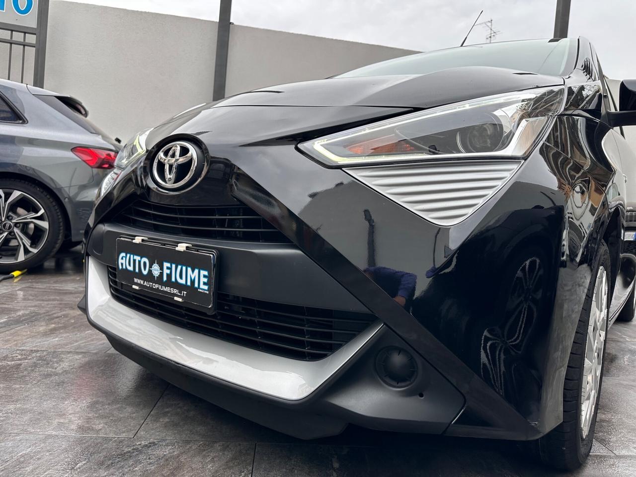 Toyota Aygo Connect 1.0 VVT-i 72 CV 5 porte x-play