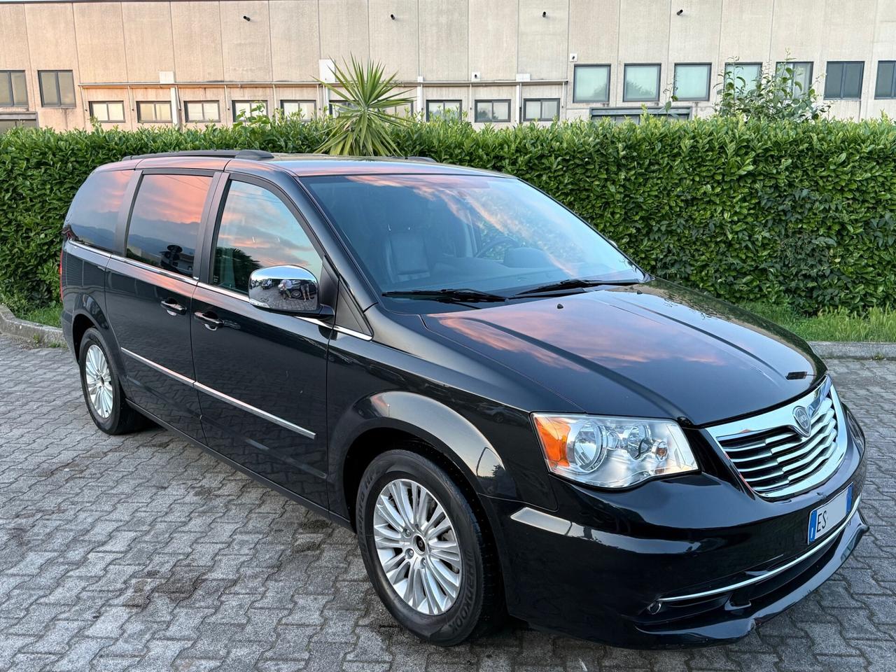 Lancia Voyager 2.8 Turbodiesel Platinum 177 CV