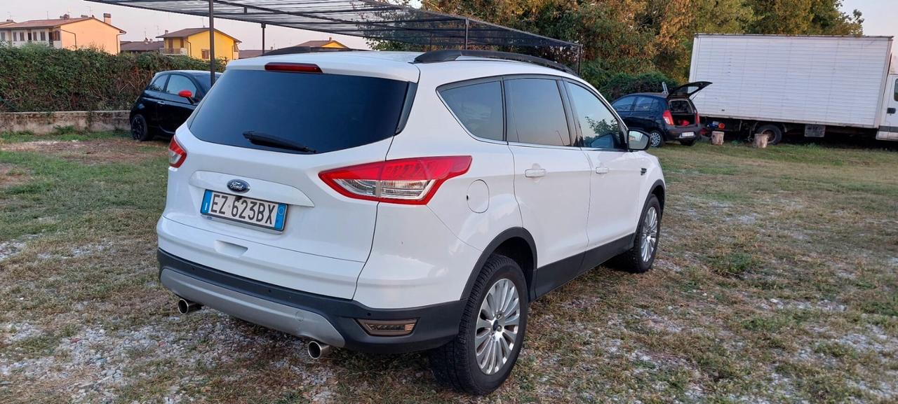 Ford Kuga 2.0 TDCI 150 CV S&S 4WD Powershift Titanium