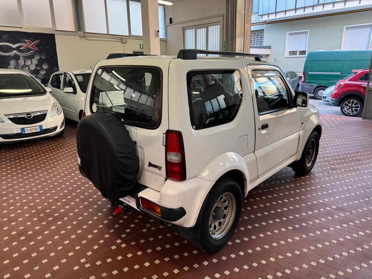 Suzuki Jimny 1.5 DDiS cat 4WD Special - RIDOTTE E GANCIO TRAINO
