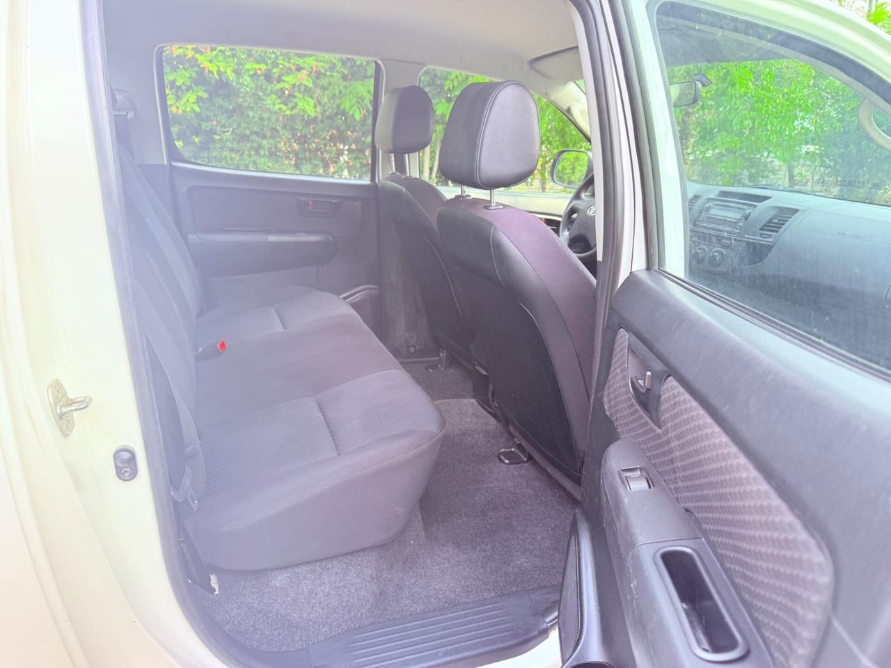 Toyota Hilux 2.5 D-4D 4WD - 2015 UNICO PROPRIETARIO