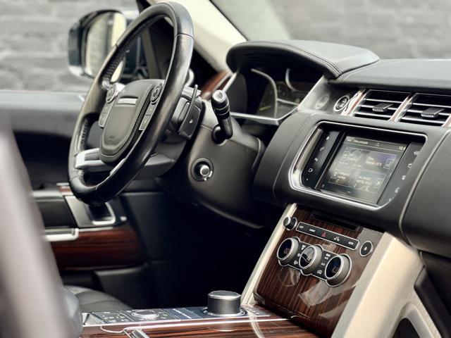 LAND ROVER Range Rover 3.0 TDV6 Autobiography