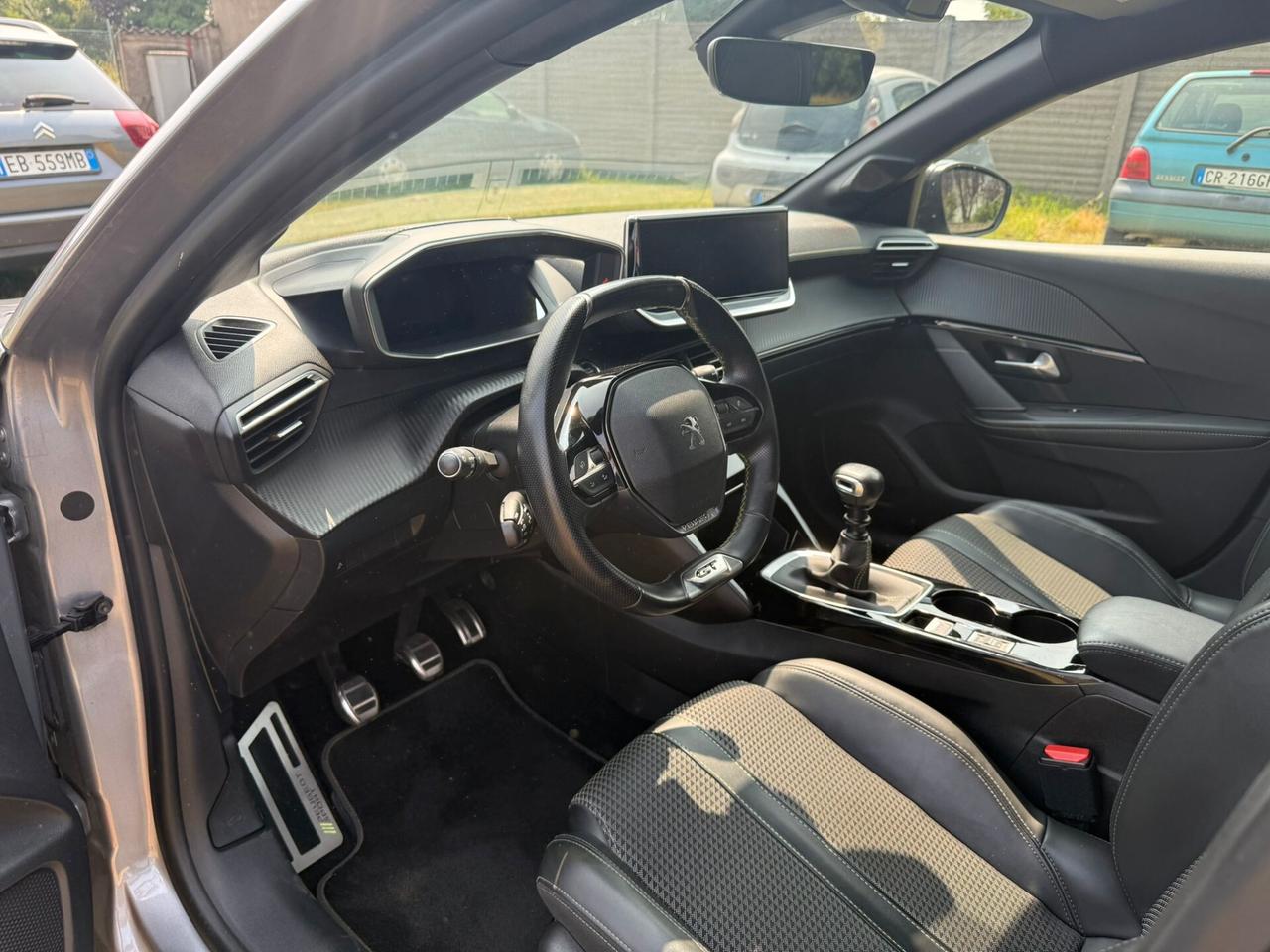 Peugeot 208 100 GT Line ADATTA NEOPATENTATI
