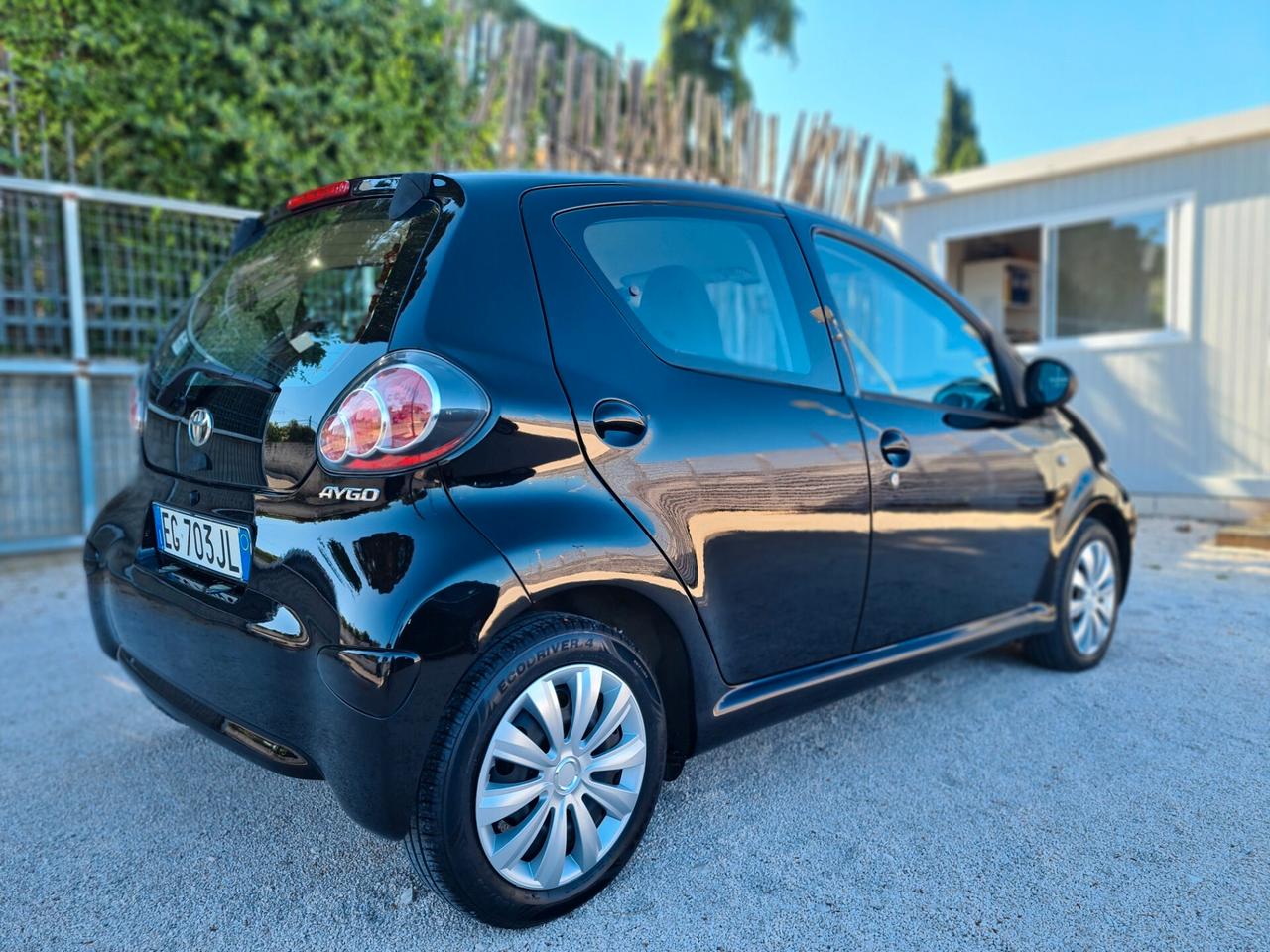 Toyota Aygo 1.0 12V VVT-i 5 porte Deep Ocean Connect