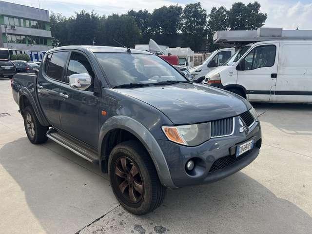 Mitsubishi L200 d.cab 2.5 di-d Intense