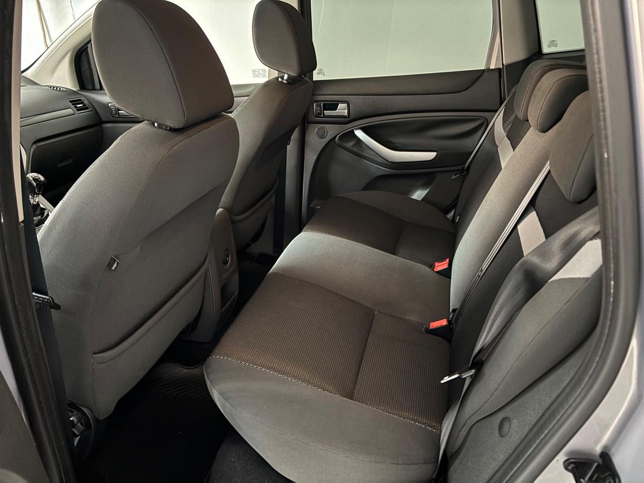 Ford Kuga 2.0 TDCI 163 CV 4WD Titanium