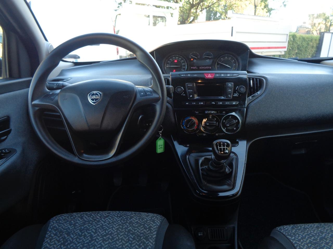 Lancia Ypsilon 1.0 FireFly 5 posti S&S Hybrid Silver