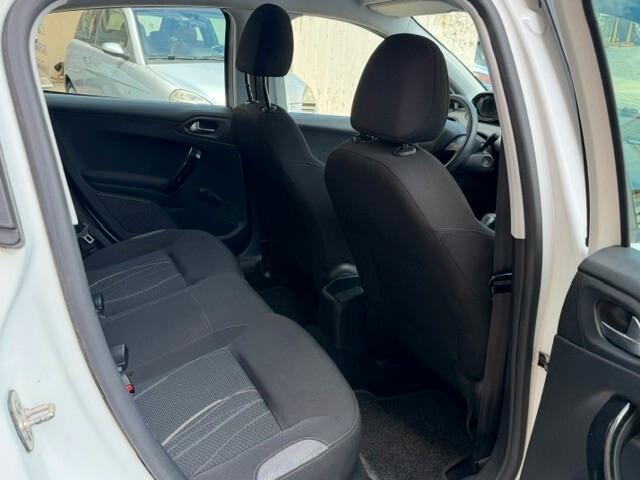 Peugeot 208 1.2 VTi 82 CV 5 porte Allure