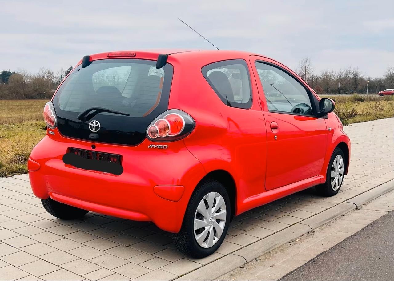 Toyota Aygo 1.0 12V VVT-i 3 porte Active Connect ok neo patentati