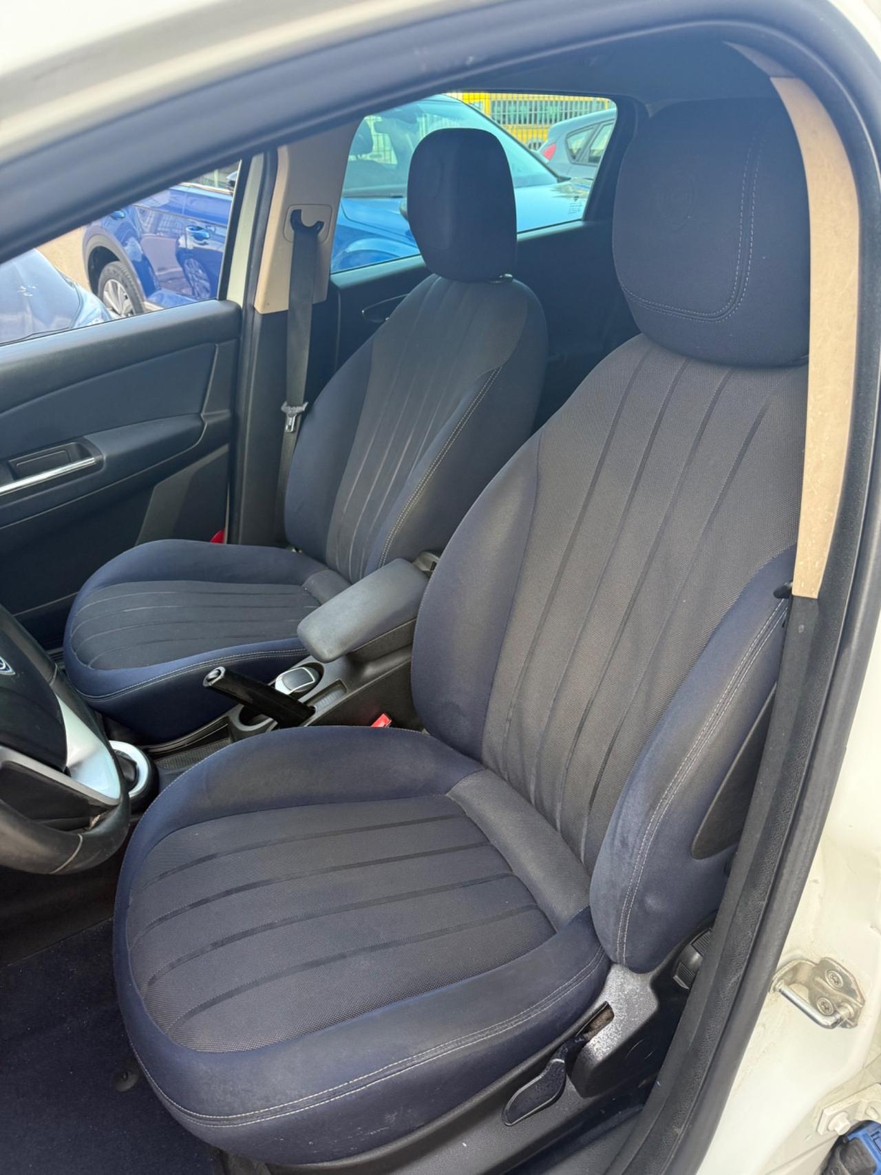 Lancia Delta 1.6 MJT DPF Gold