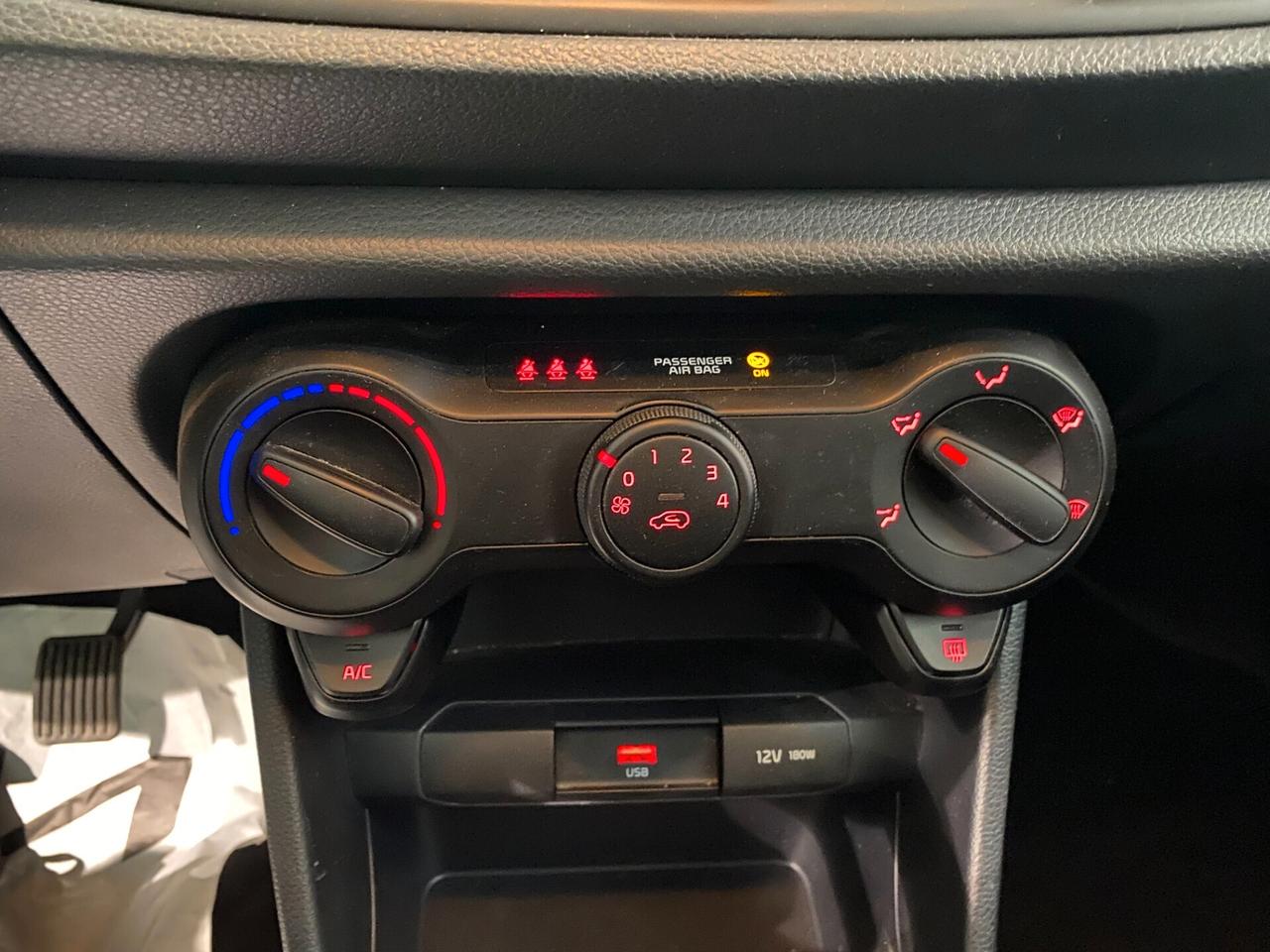 Kia Picanto 1.0 12V 5 porte Urban NEOPATENTATI