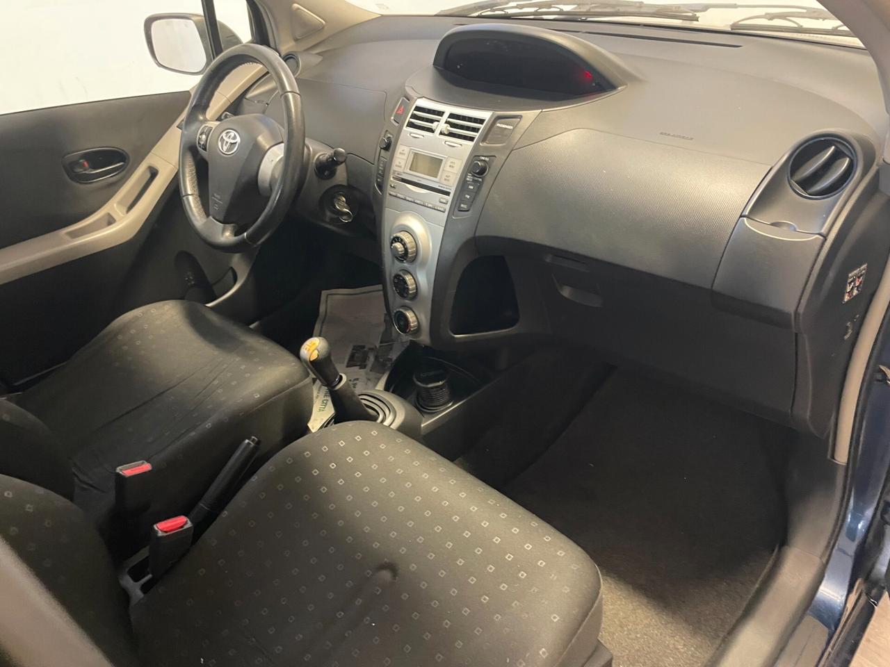 Toyota Yaris 1.0 5 porte Now FULL TAGLIANDATA NEOPATENTATI