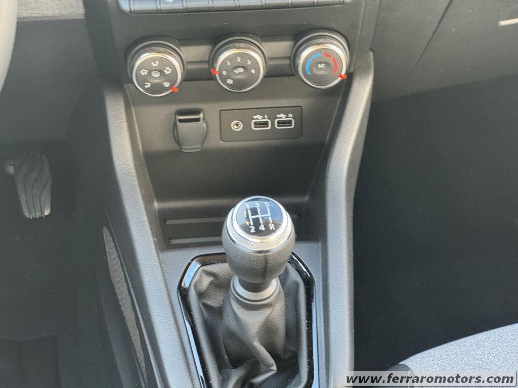 Renault Clio SCe 65 CV neo patentati a soli 179 euro al mese
