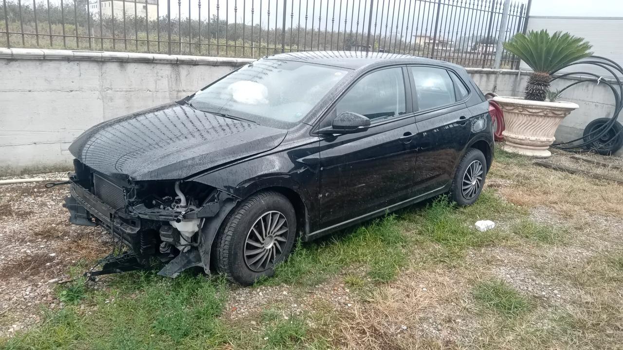Volkswagen Polo 1.0 TSI 5p. Comfortline SINISTRATA