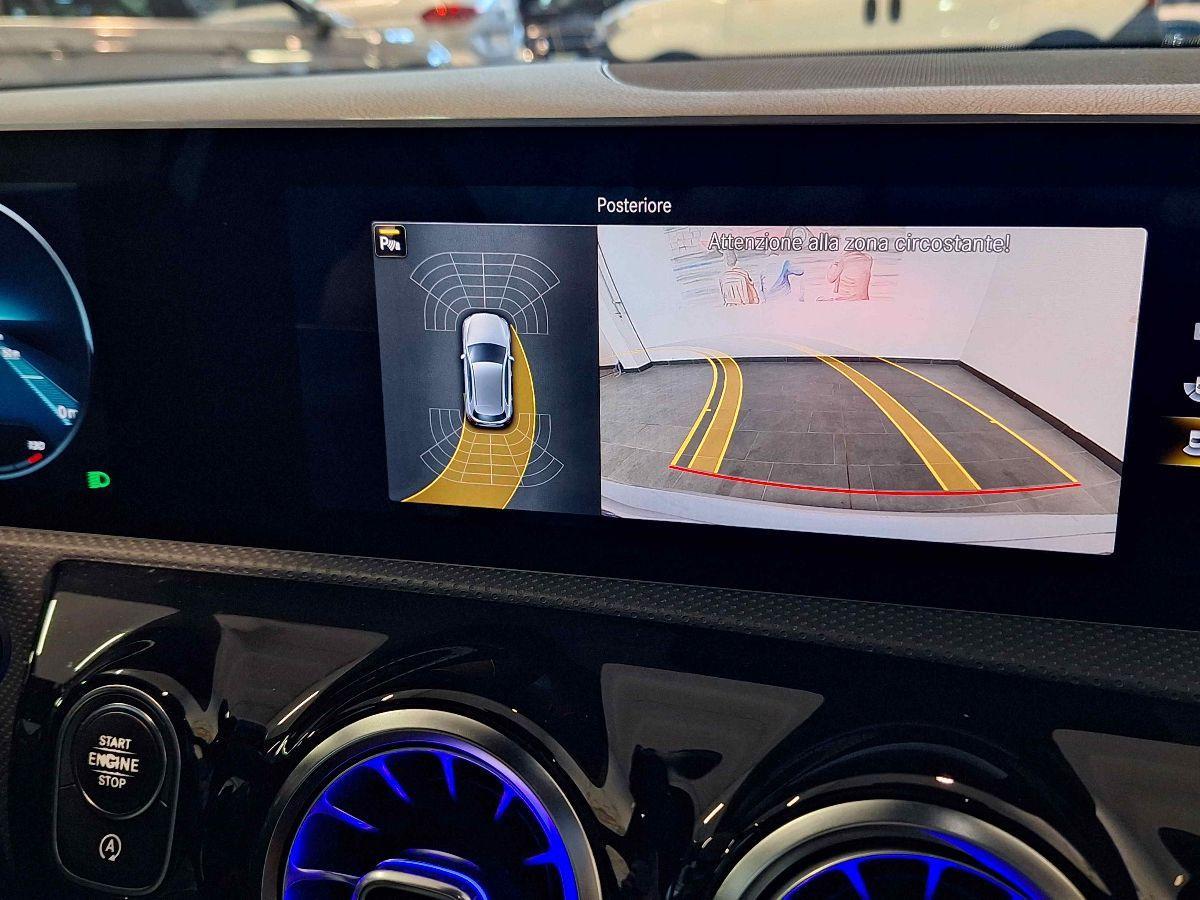 MERCEDES A 180 d Automatic Sport - LUCI AMBIENT - SED.RISCALD - RETROCAMERA -