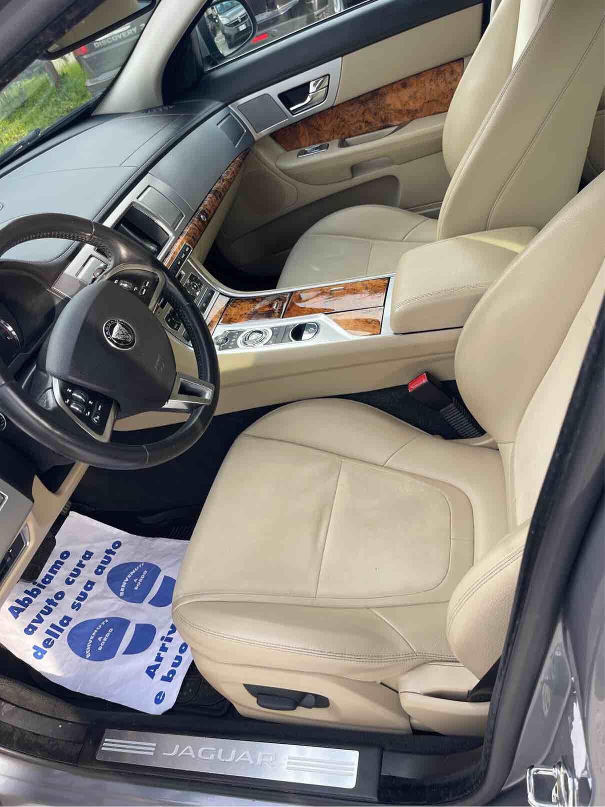 JAGUAR XF - AUTOMATICA -BUSINESS EDITION - 2.2 DIESEL