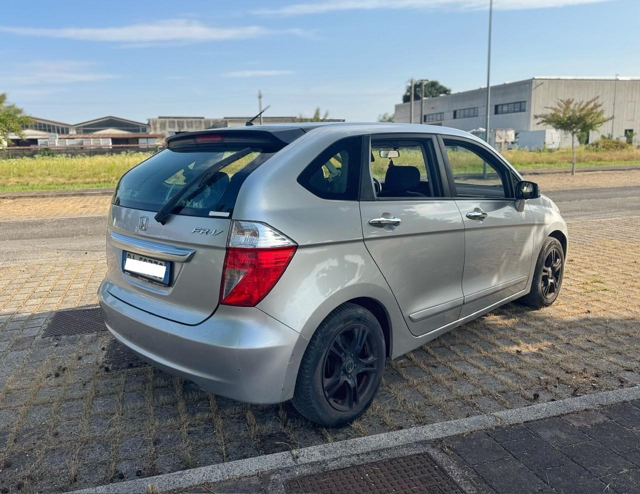 Honda FR-V 2.0 16V i-VTEC Executive LH