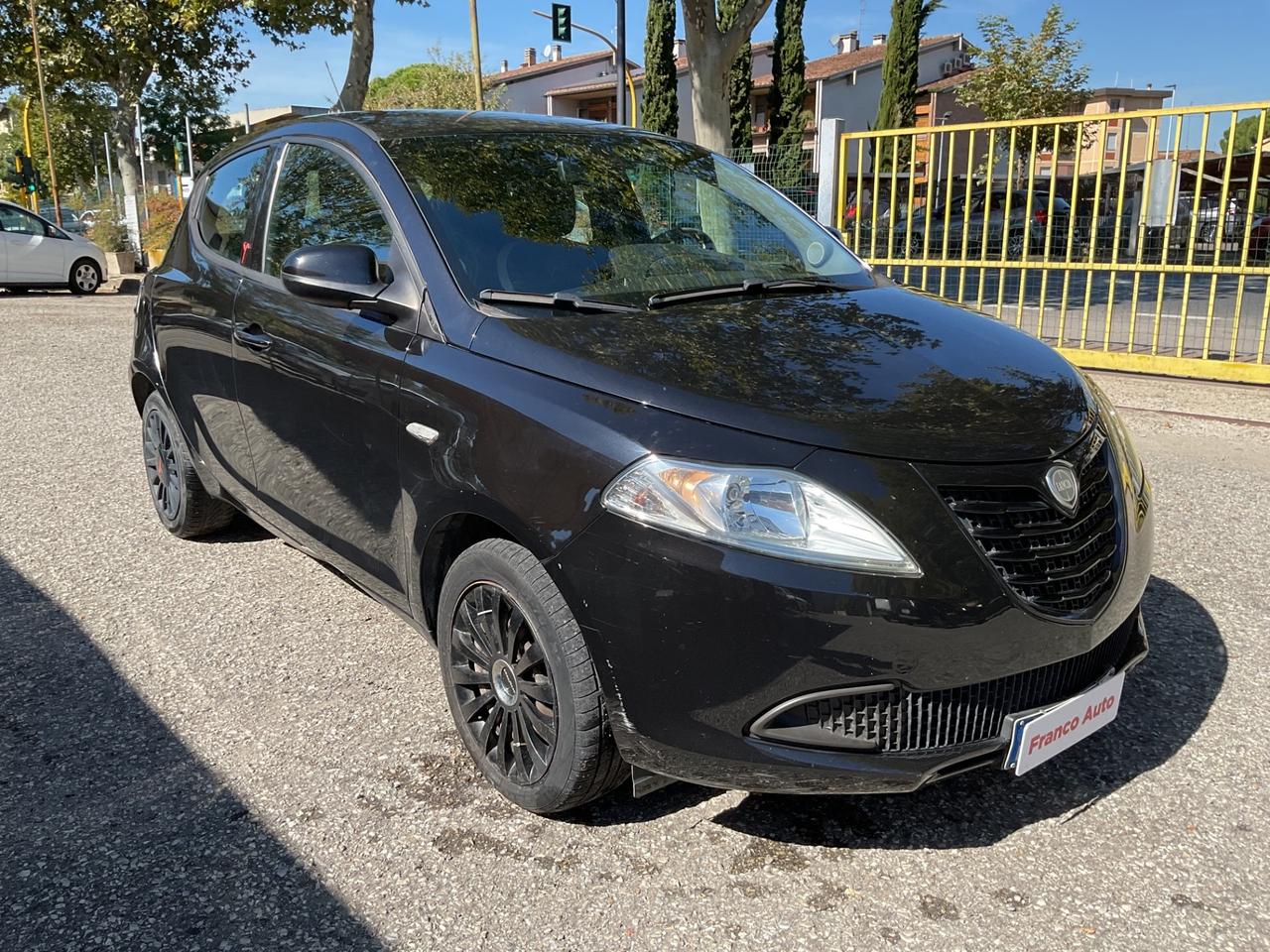 Lancia Ypsilon 1.2 5porte GPL Ecochic Gold OK NEOPATENTATI