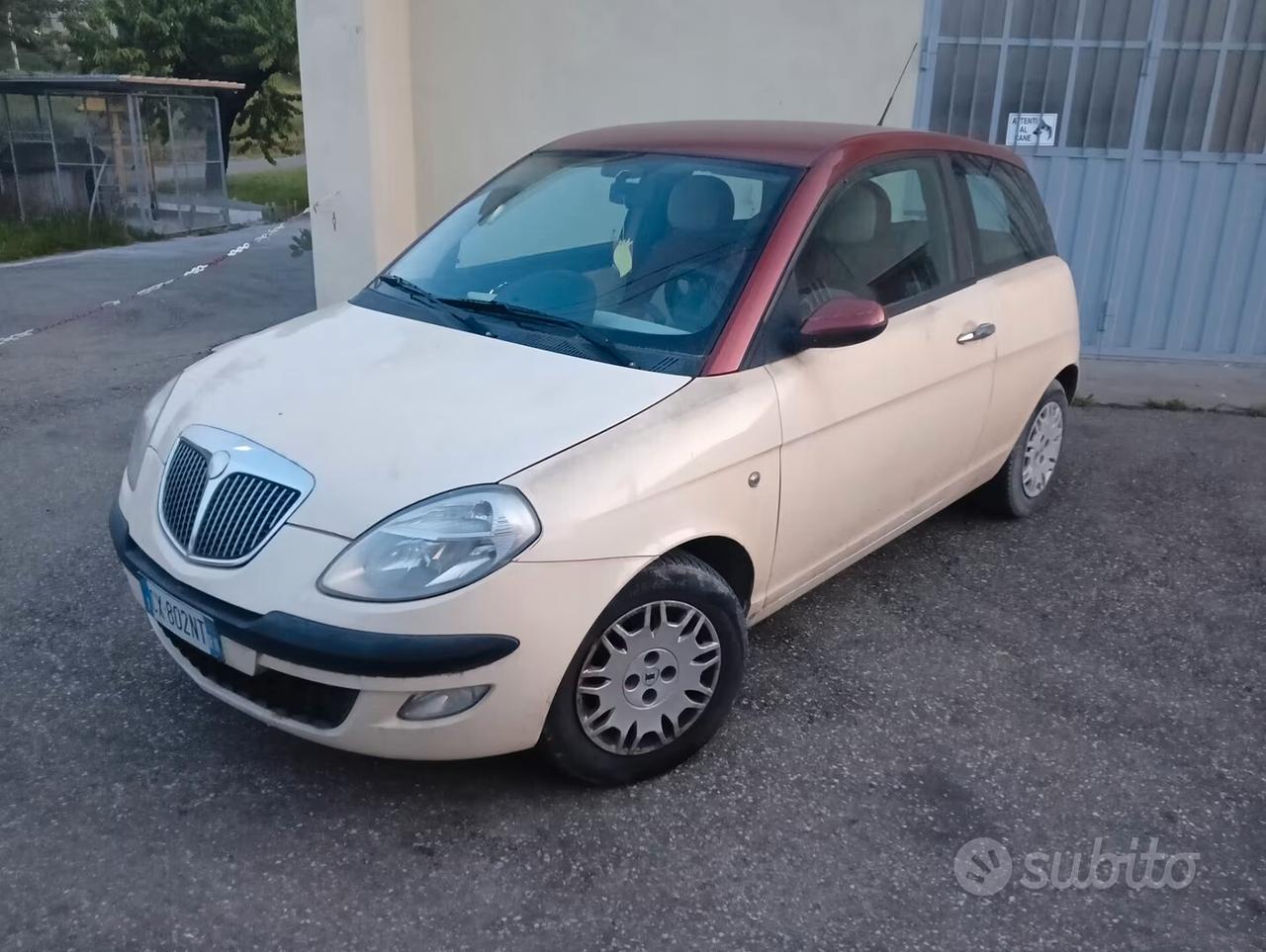 Lancia Ypsilon 1.2 Oro INTERNI IN PELLE