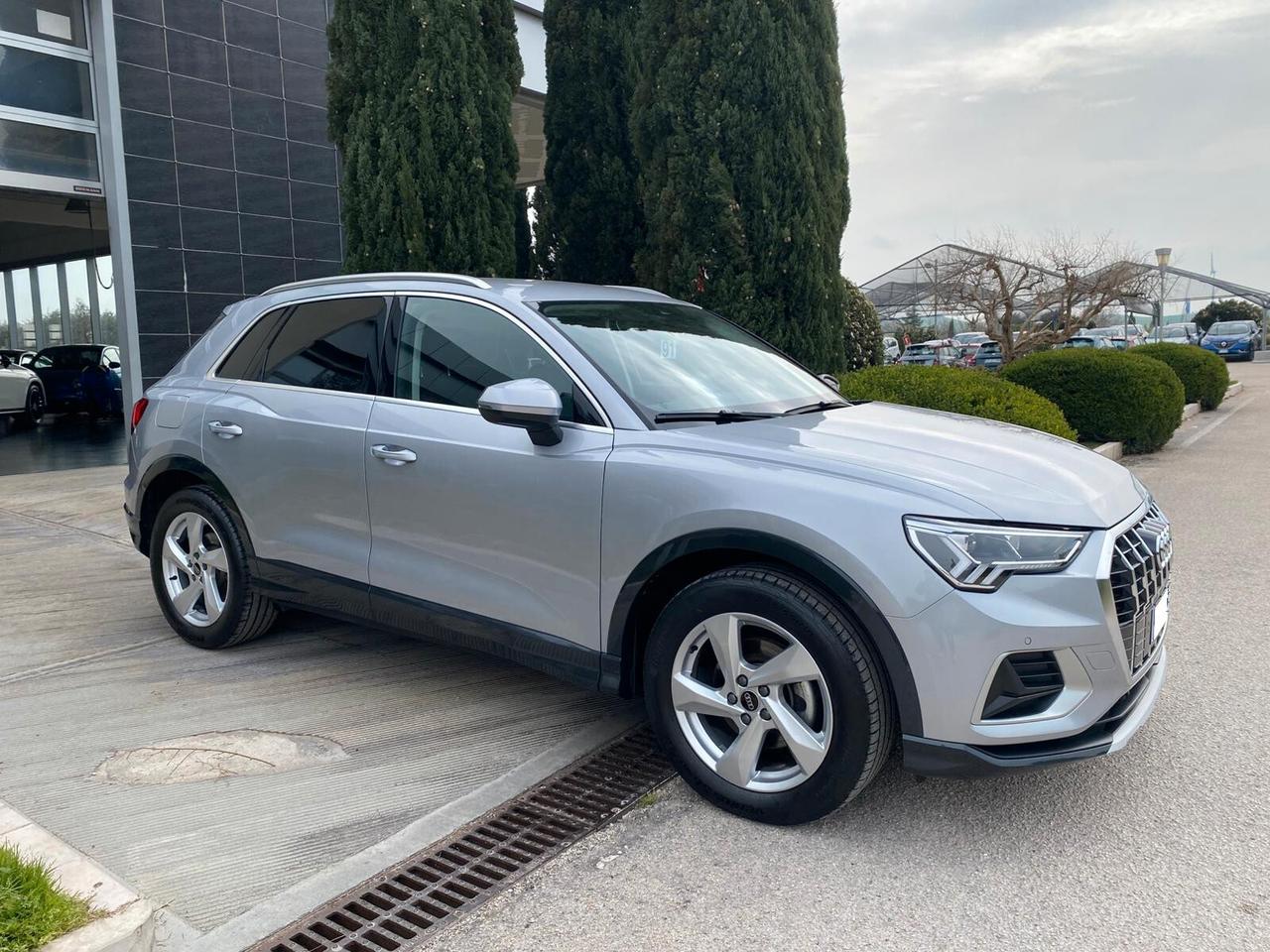 Audi Q3 35 TDI S tronic Business Advanced