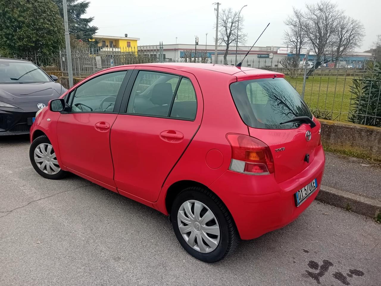 Toyota Yaris 1.0 5 porte Sol OK NEOPATENTATI