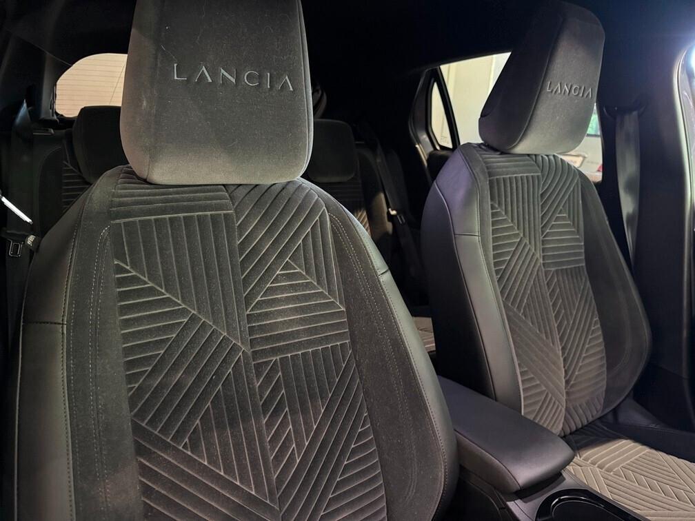 Lancia Ypsilon 1.2 mhev LX 110cv e-dct Led App conn Cam 17" Neopat