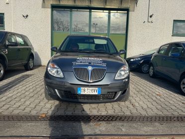 Lancia Ypsilon 1.3 MJT 75 CV Argento