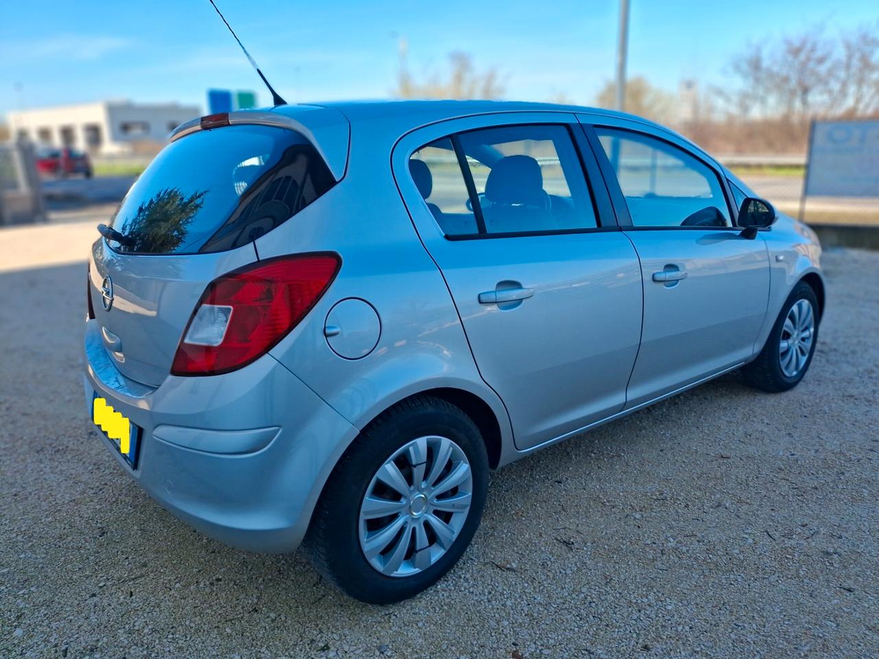 Opel Corsa 1.2 GPL, 5 porte