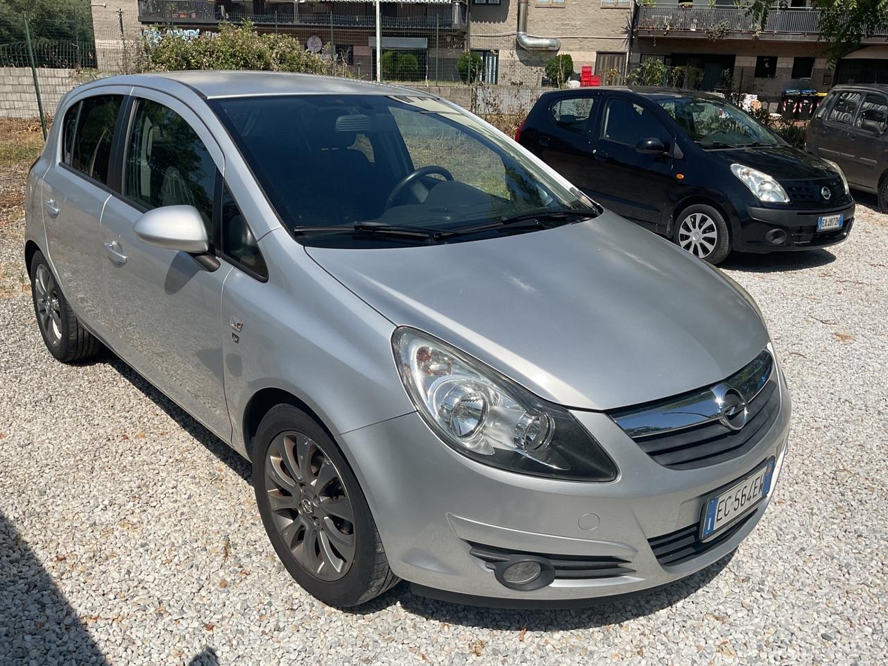 Opel Corsa 1.2 5 porte Cosmo