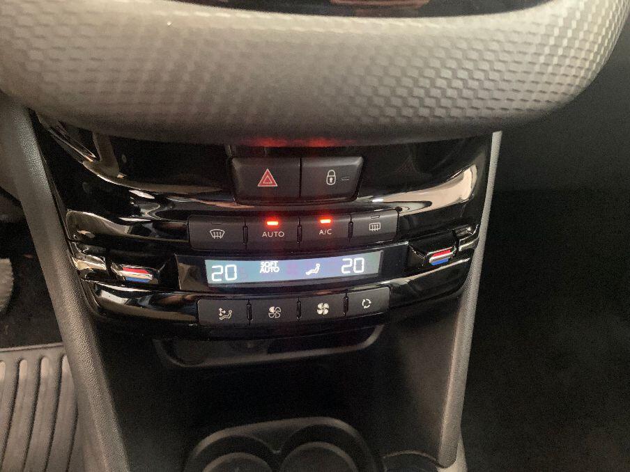 Peugeot 208 PureTech 82 5 porte Allure