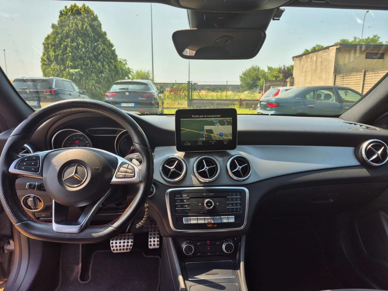 Mercedes-benz CLA 200 Premium PACK AMG