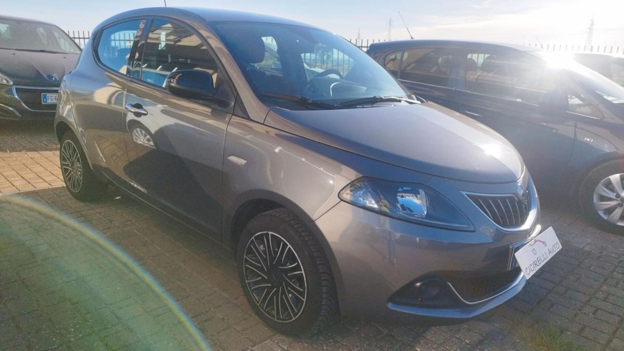 Lancia Ypsilon 1.0 FireFly 5 porte S&S Hybrid Ecochic Gold