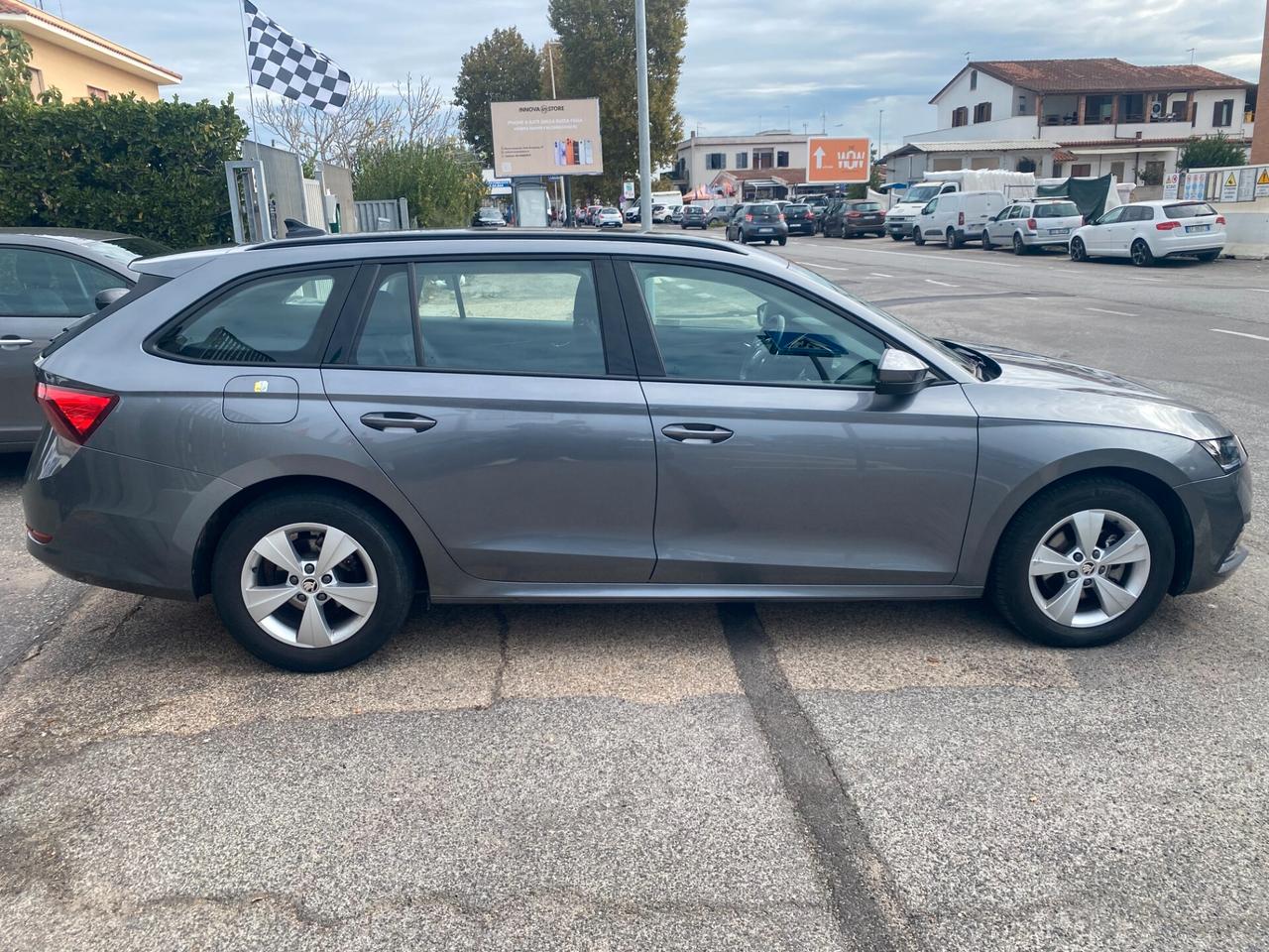 SKODA Octavia SW 2.0 TDi DsG evo Executive 115Cv