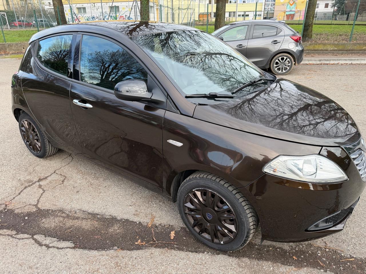 Lancia Ypsilon 1.2 69 CV 5 porte S&S Platinum