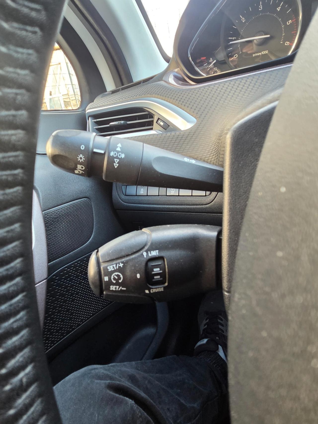 Peugeot 2008 1.4 HDi 68CV Allure